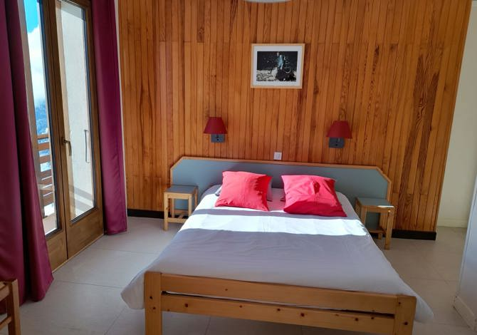 Quadruple Double Standard Room for 1 adult with half board - Hôtel VVF Villages Saint François Longchamp - Saint François Longchamp 