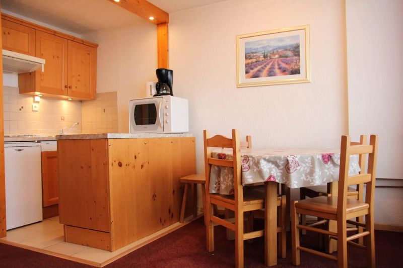 VAL THORENS location: Nice studio for 4 people, high floor, sunny balcony, in a lively area (LES NEVES) - Neves Residence - Val Thorens