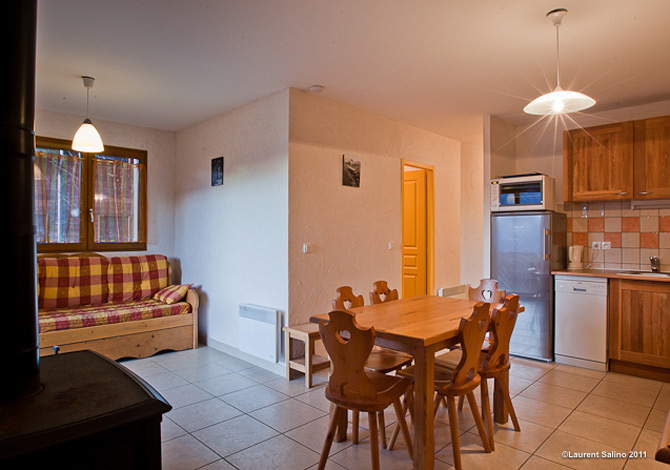 3 Rooms 4/6 people - Chalet Les Eglantines 3* - Oz en Oisans
