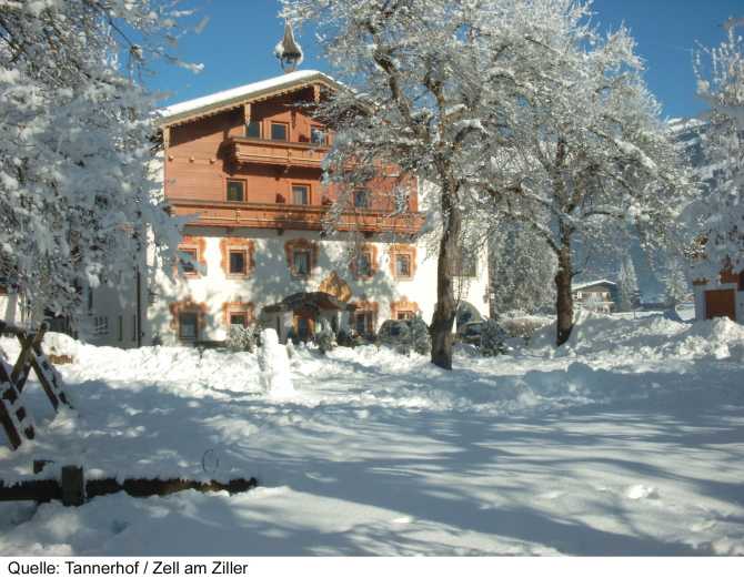 Room 3 adults with Halfboard - Pension Tannerhof - Zell am Ziller