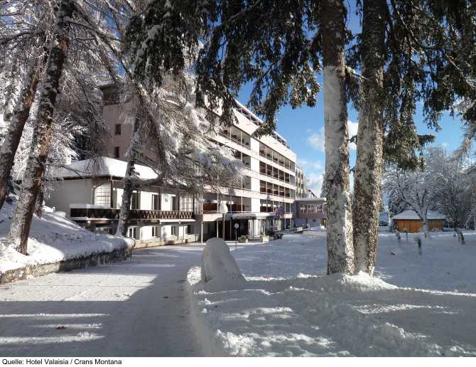 Room 2 adults 1 child with Halfboard - Arenas Resort Valaisia - Crans - Montana 