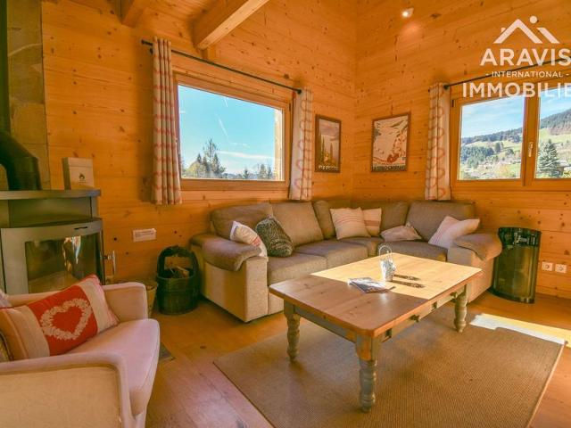 Spacious Independent Chalet, 4 Bedrooms, Sleeps 8, Near Ski Slopes and Trails! FR-1-391-47 - Le Grand Bornand