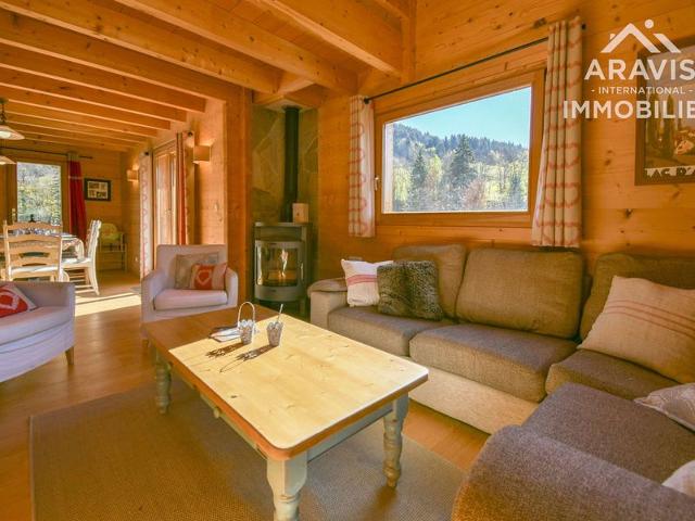 Spacious Independent Chalet, 4 Bedrooms, Sleeps 8, Near Ski Slopes and Trails! FR-1-391-47 - Le Grand Bornand