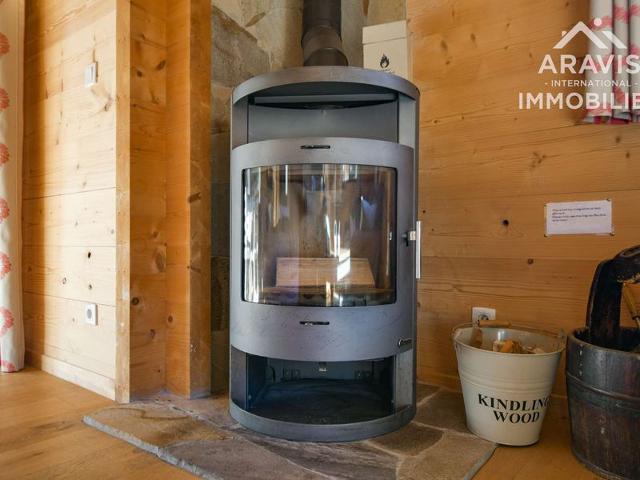 Spacious Independent Chalet, 4 Bedrooms, Sleeps 8, Near Ski Slopes and Trails! FR-1-391-47 - Le Grand Bornand