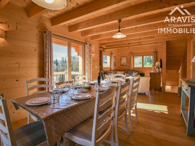 Spacious Independent Chalet, 4 Bedrooms, Sleeps 8, Near Ski Slopes and Trails! FR-1-391-47 - Le Grand Bornand
