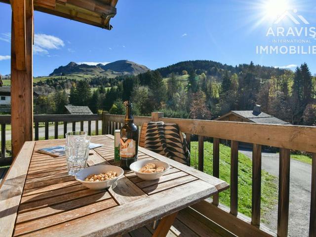 Spacious Independent Chalet, 4 Bedrooms, Sleeps 8, Near Ski Slopes and Trails! FR-1-391-47 - Le Grand Bornand