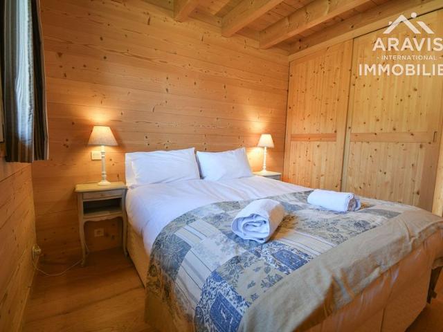 Spacious Independent Chalet, 4 Bedrooms, Sleeps 8, Near Ski Slopes and Trails! FR-1-391-47 - Le Grand Bornand