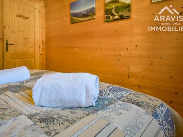 Spacious Independent Chalet, 4 Bedrooms, Sleeps 8, Near Ski Slopes and Trails! FR-1-391-47 - Le Grand Bornand
