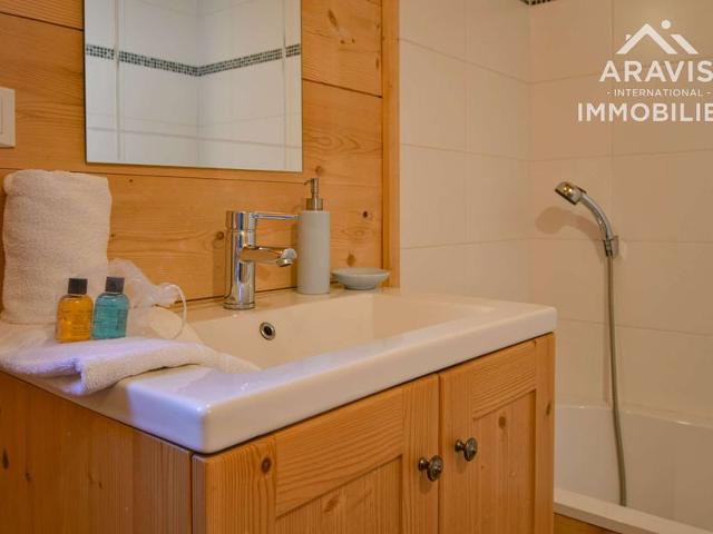 Spacious Independent Chalet, 4 Bedrooms, Sleeps 8, Near Ski Slopes and Trails! FR-1-391-47 - Le Grand Bornand