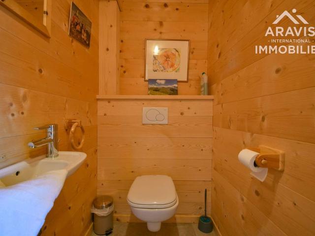 Spacious Independent Chalet, 4 Bedrooms, Sleeps 8, Near Ski Slopes and Trails! FR-1-391-47 - Le Grand Bornand
