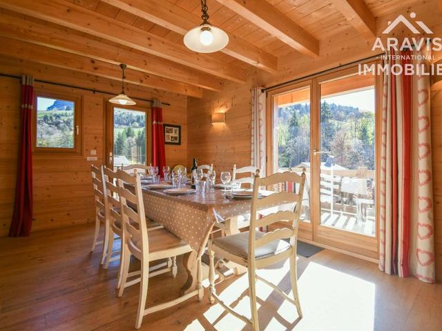 Spacious Independent Chalet, 4 Bedrooms, Sleeps 8, Near Ski Slopes and Trails! FR-1-391-47 - Le Grand Bornand