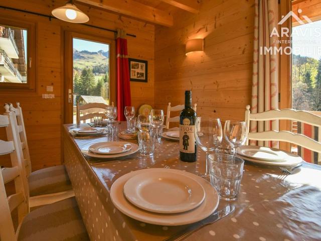 Spacious Independent Chalet, 4 Bedrooms, Sleeps 8, Near Ski Slopes and Trails! FR-1-391-47 - Le Grand Bornand