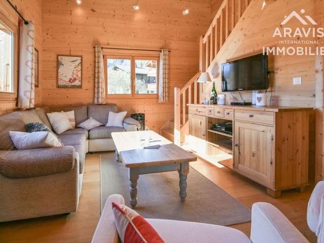 Spacious Independent Chalet, 4 Bedrooms, Sleeps 8, Near Ski Slopes and Trails! FR-1-391-47 - Le Grand Bornand