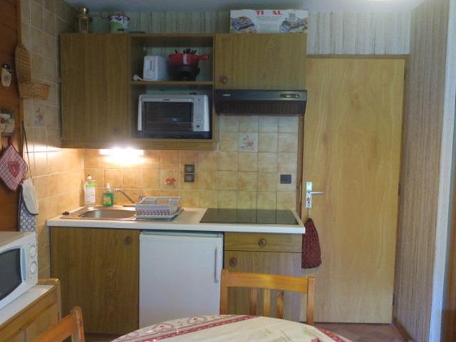 Cozy 2-Room Apartment for 4 with Balcony Near Linga Cable Car, Châtel FR-1-198-113 - Châtel