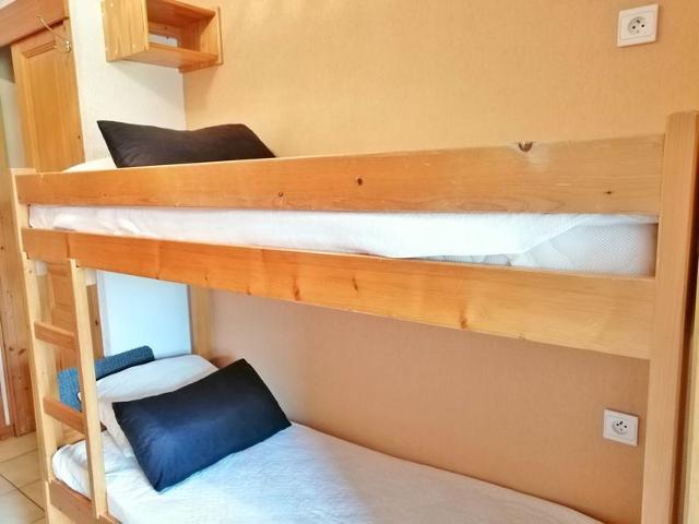 Ski-In/Ski-Out Studio, Balcony, Sleep 4, Near Village, Full Kitchen FR-1-412-30 - Morillon Village