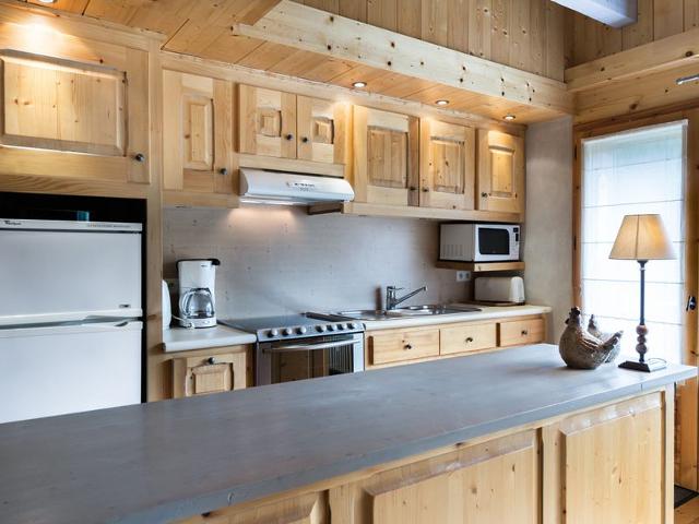 Charming Duplex Studio in Central Megève with Balcony, Parking, and Ski Storage FR-1-453-44 - Megève