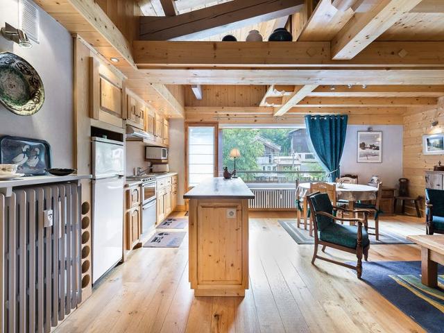 Charming Duplex Studio in Central Megève with Balcony, Parking, and Ski Storage FR-1-453-44 - Megève