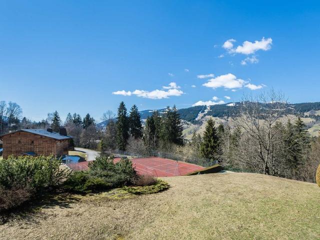 Cozy Duplex in Megève: 4 Bedrooms, Balcony, Fireplace, Pool, Tennis, 2km from Mont d'Arbois Lift FR-1-453-25 - Megève