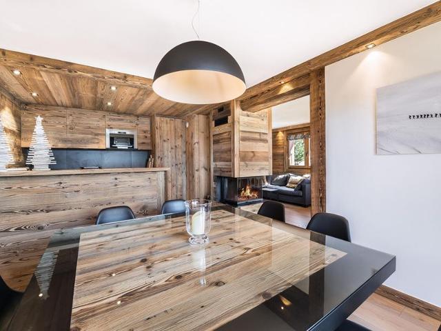 Cozy Duplex in Megève: 4 Bedrooms, Balcony, Fireplace, Pool, Tennis, 2km from Mont d'Arbois Lift FR-1-453-25 - Megève
