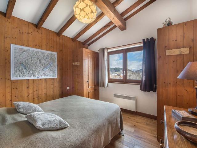 Cozy 2-Bedroom Apartment in Megève - South-Facing Balcony, Near Lift, Parking, Pet-Friendly FR-1-453-38 - Megève