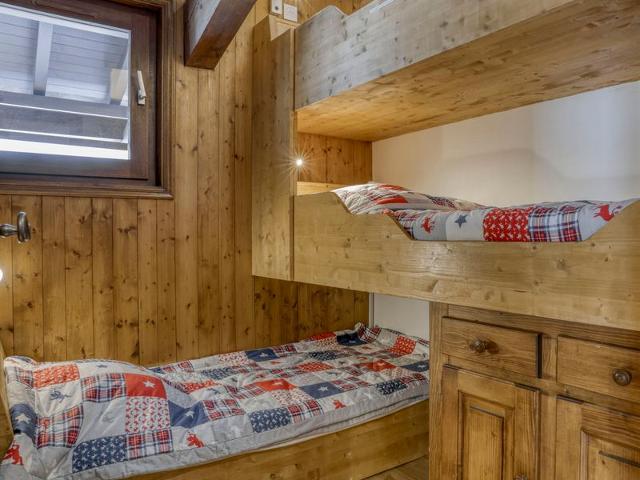 Cozy 2-Bedroom Apartment in Megève - South-Facing Balcony, Near Lift, Parking, Pet-Friendly FR-1-453-38 - Megève