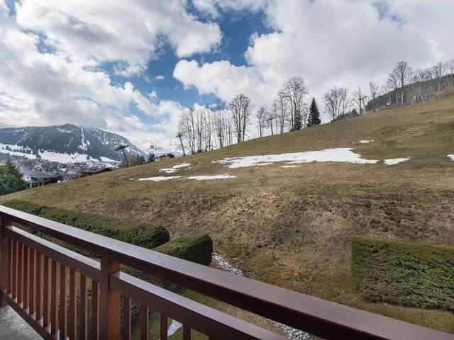 Cozy 2-Bedroom Apartment in Megève - South-Facing Balcony, Near Lift, Parking, Pet-Friendly FR-1-453-38 - Megève