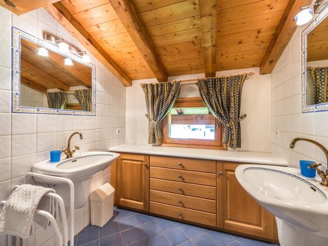 Spacious 4-Bedroom Apartment Near Jaillet Gondola with Balconies and Modern Amenities FR-1-453-11 - Megève