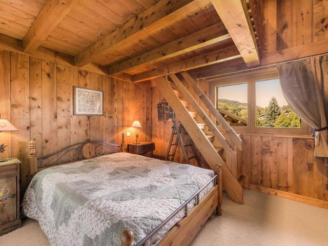 Spacious 4-Bedroom Apartment Near Jaillet Gondola with Balconies and Modern Amenities FR-1-453-11 - Megève