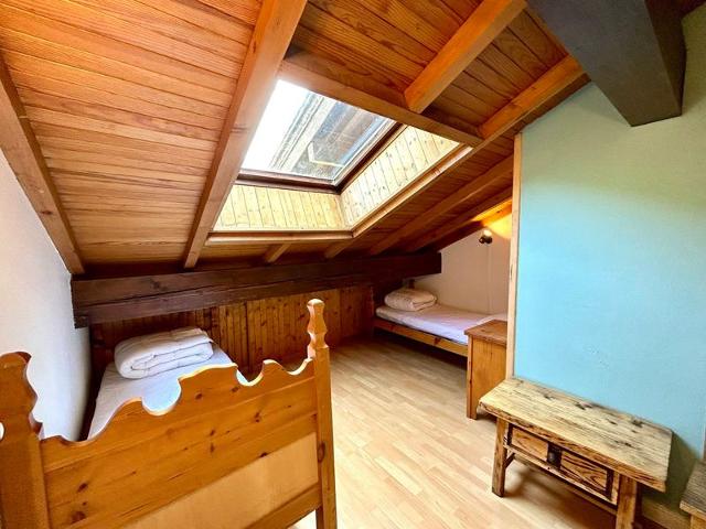 Perfect Alpine Getaway: 2BR Apt, Village Centre, Close to Trails FR-1-437-55 - La Clusaz