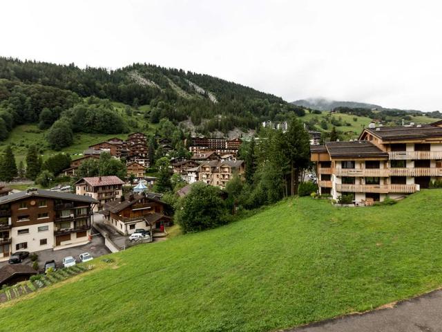 Perfect Alpine Getaway: 2BR Apt, Village Centre, Close to Trails FR-1-437-55 - La Clusaz
