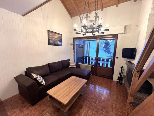 Perfect Alpine Getaway: 2BR Apt, Village Centre, Close to Trails FR-1-437-55 - La Clusaz