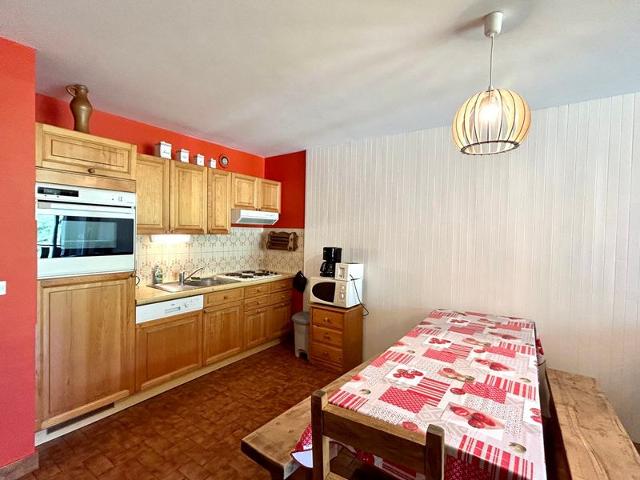 Perfect Alpine Getaway: 2BR Apt, Village Centre, Close to Trails FR-1-437-55 - La Clusaz