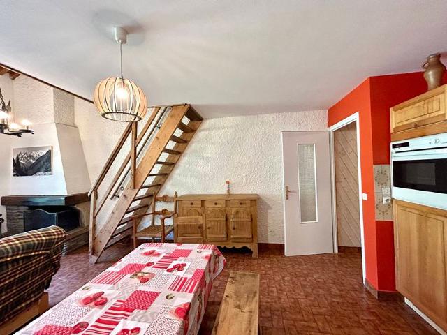 Perfect Alpine Getaway: 2BR Apt, Village Centre, Close to Trails FR-1-437-55 - La Clusaz