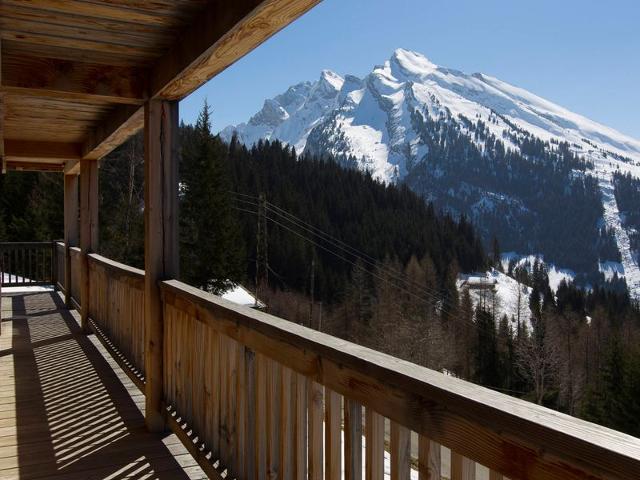 5-Bedroom Chalet, Sauna, Norwegian Bath, Wifi, Sleeps 12 in La Clusaz FR-1-437-57 - La Clusaz