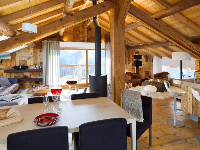 5-Bedroom Chalet, Sauna, Norwegian Bath, Wifi, Sleeps 12 in La Clusaz FR-1-437-57 - La Clusaz