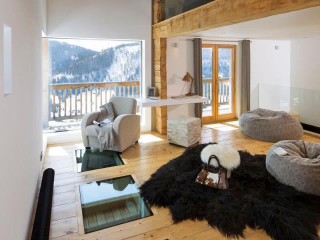 5-Bedroom Chalet, Sauna, Norwegian Bath, Wifi, Sleeps 12 in La Clusaz FR-1-437-57 - La Clusaz