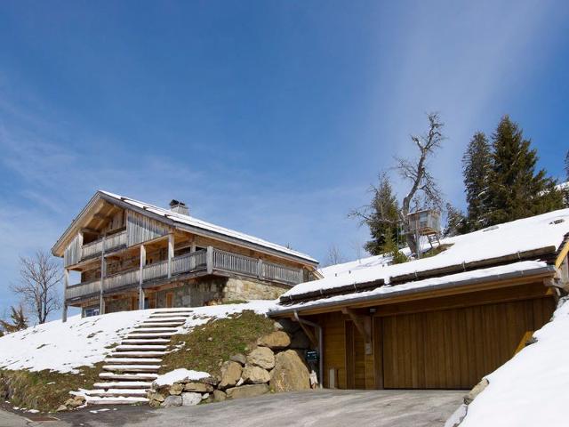 5-Bedroom Chalet, Sauna, Norwegian Bath, Wifi, Sleeps 12 in La Clusaz FR-1-437-57 - La Clusaz