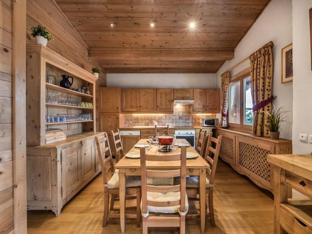 Cozy 3-Bedroom Chalet Apartment in Megève Jaillet - Sleeps 6, Near Ski Slopes, Fireplace & WiFi FR-1-453-6 - Megève