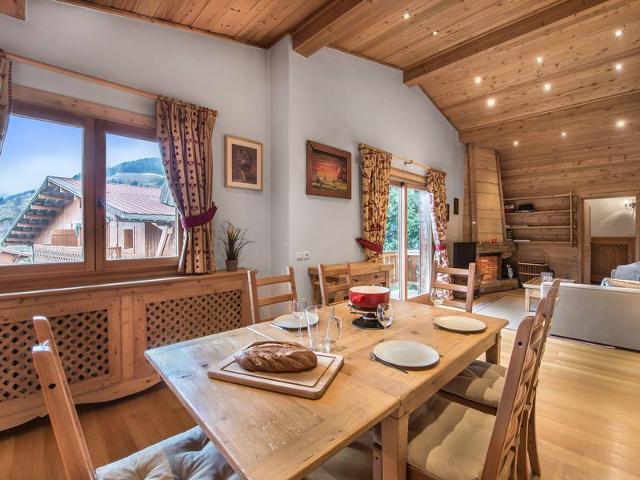 Cozy 3-Bedroom Chalet Apartment in Megève Jaillet - Sleeps 6, Near Ski Slopes, Fireplace & WiFi FR-1-453-6 - Megève
