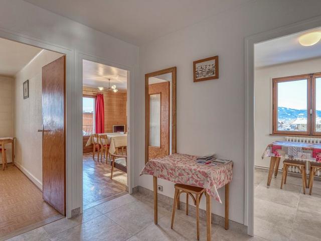 Cozy 1-Bedroom Apartment in Megève, 8 Min Walk to Center, Near Jaillet Gondola, WiFi & Parking FR-1-453-120 - Megève