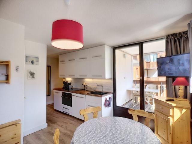 Ski-in/Ski-out 2-Room Apt for 4, South-Facing Balcony, Les Menuires FR-1-178-137 - Les Menuires Bruyères
