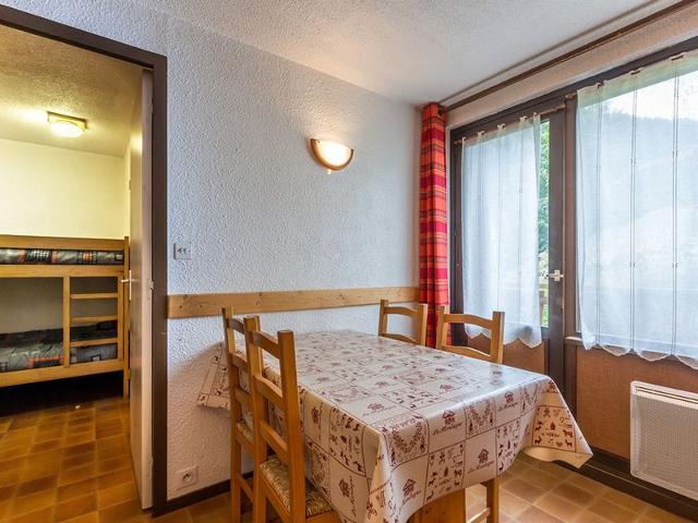 Cozy 4-Person Apartment in La Clusaz Village - Parking & WiFi Included FR-1-437-23 - La Clusaz