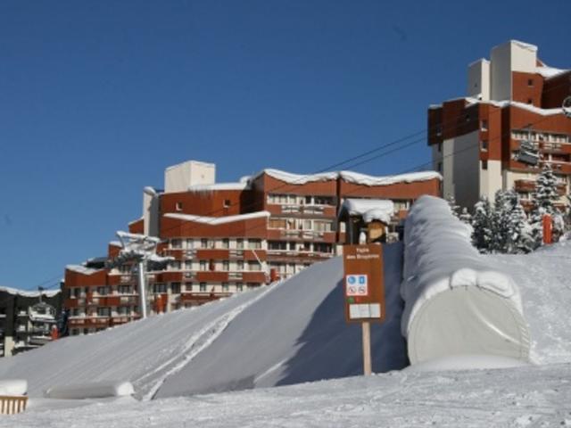 Charming 2-Room Cabin for 6, Ski-in/Ski-out, South-Facing Balcony, Beautiful Views, Parking Included FR-1-178-325 - Les Menuires Reberty 1850