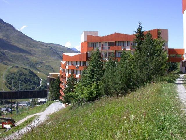 Charming 2-Room Cabin for 6, Ski-in/Ski-out, South-Facing Balcony, Beautiful Views, Parking Included FR-1-178-325 - Les Menuires Reberty 1850