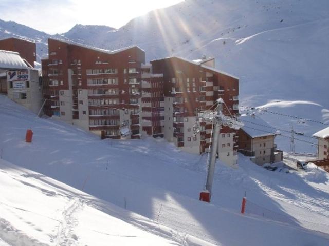 Studio cabin for 4 in Les Menuires, ski-in/ski-out, balcony, free parking, near shops FR-1-178-293 - Les Menuires Bruyères