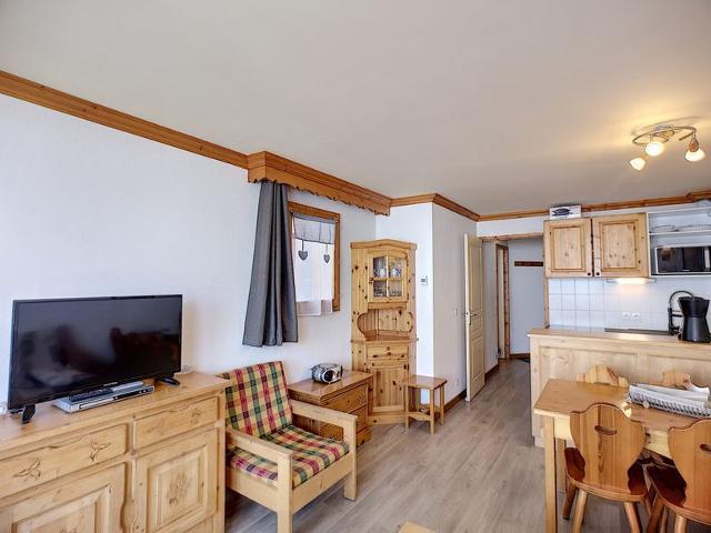 Les Valmonts - 3-Room Apartment, Sleeps 6, Ski-In/Ski-Out, South-West Balcony, Stunning Mountain View FR-1-178-319 - Les Menuires Bruyères