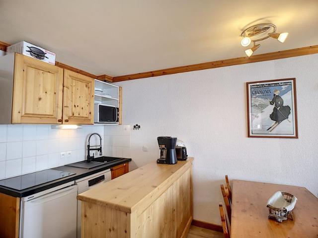 Les Valmonts - 3-Room Apartment, Sleeps 6, Ski-In/Ski-Out, South-West Balcony, Stunning Mountain View FR-1-178-319 - Les Menuires Bruyères
