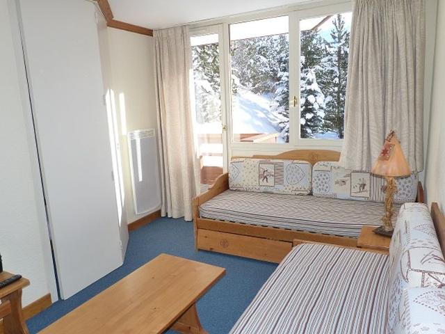 Cozy Alpine Apartment, Ski-In/Ski-Out, South-Facing Balcony, Great Views, Sleeps 6 FR-1-178-182 - Les Menuires Reberty 1850