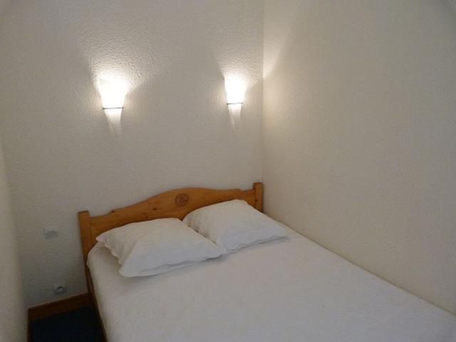 Cozy Alpine Apartment, Ski-In/Ski-Out, South-Facing Balcony, Great Views, Sleeps 6 FR-1-178-182 - Les Menuires Reberty 1850