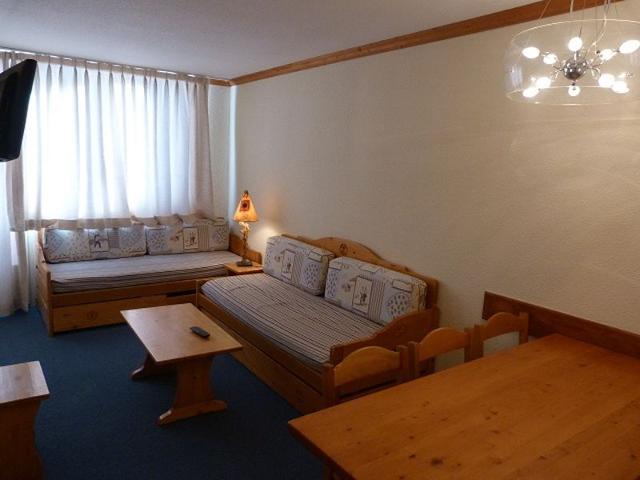 Cozy Alpine Apartment, Ski-In/Ski-Out, South-Facing Balcony, Great Views, Sleeps 6 FR-1-178-182 - Les Menuires Reberty 1850